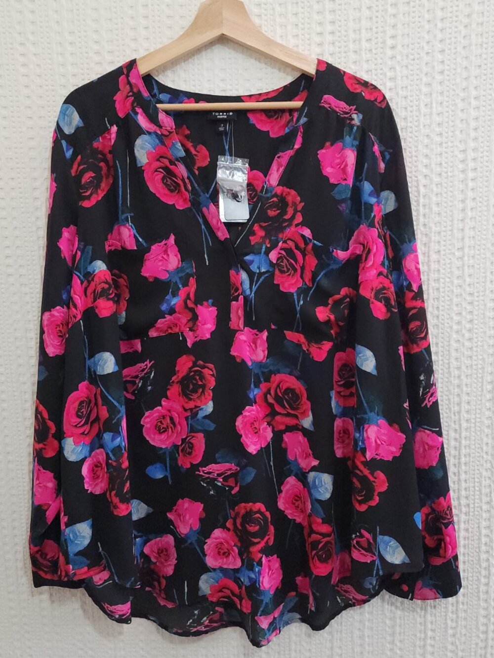 Torrid Harper Plus Size Floral Top Black and Pink Women's Plus Size 3X NEW - Picture 3 of 13